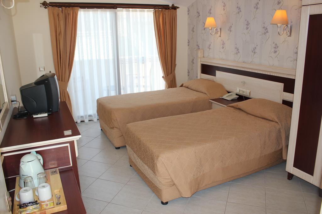Bonjour Hotel Μαρμαρίς Δωμάτιο φωτογραφία