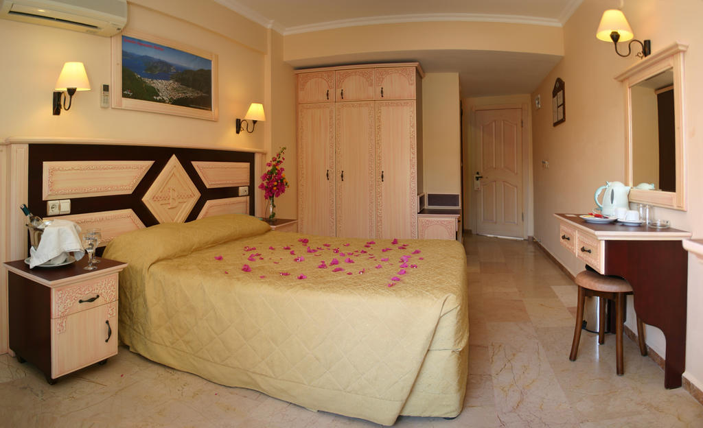 Bonjour Hotel Μαρμαρίς Δωμάτιο φωτογραφία